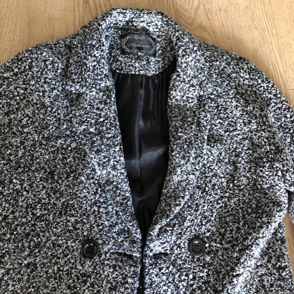 Button-up textured coat with pockets - Picture 7 of 7